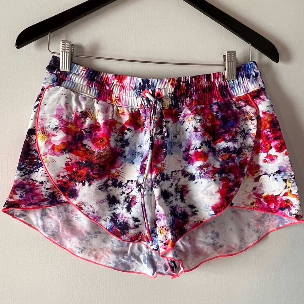 ATHLETA Beach Floral Women's Swim Shorts. NWOT. Women’s medium.